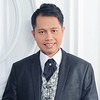 Instructor Greg Gegana