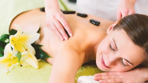 Massage with Hot and Cold Stones