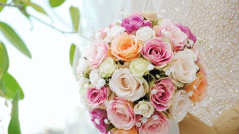 How to Arrange Flowers- A Wedding Floral Design Bouquet!