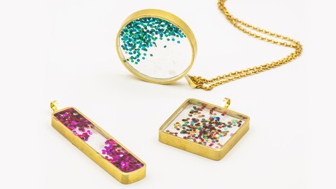 Resin jewelry with glitter