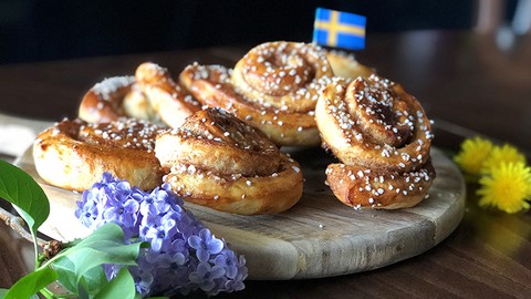 The Ultimate guide to traditional Swedish cinnamon buns