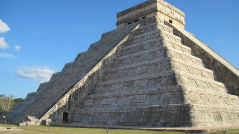 The Maya City of Chichén Itzá