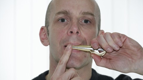 Play the Jews Harp - instant skills for non musicians.