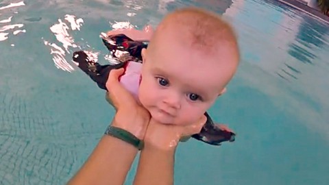 Swimming for Babies 4 to 8 Months