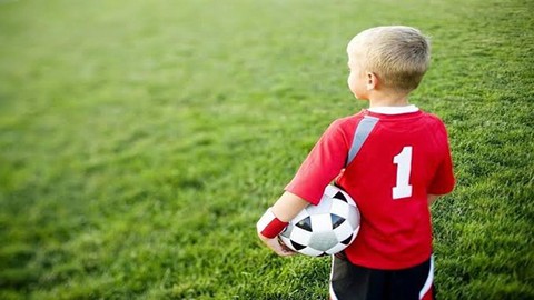 Devenir entraîneur de football pour vos enfants.