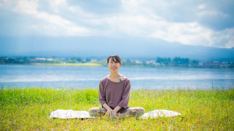 静かな心をつくるヨガ - Yoga For Inner Peace