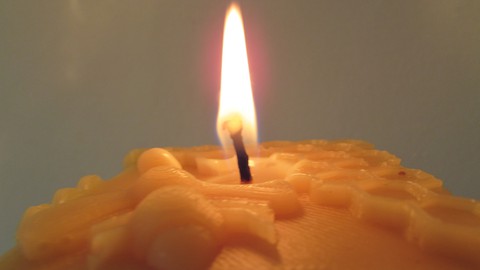 How to make and sell beeswax candles