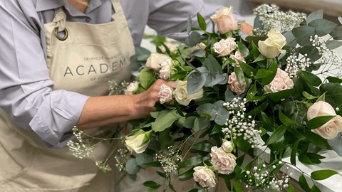 Ultimate Guide on How to Create your Own Wedding Flowers