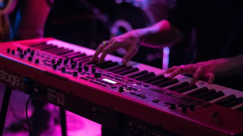 Free Course: Worship Chords / Techniques For Gospel Piano