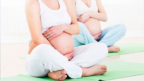 Especialización en yoga prenatal y post natal.