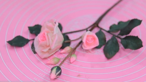 SIMPLE GUMPASTE ROSE EDIBLE FLOWER