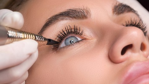 Permanent Makeup eyeliner between the lashes
