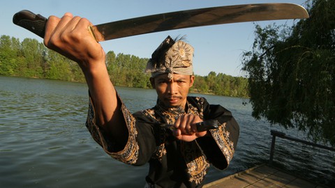 Pencak Silat - Master the Golok