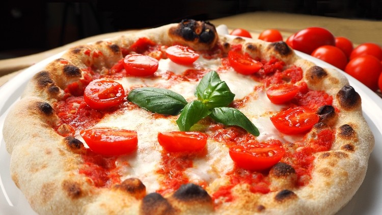 Come fare la Pizza Napoletana Verace in 6 semplici passi