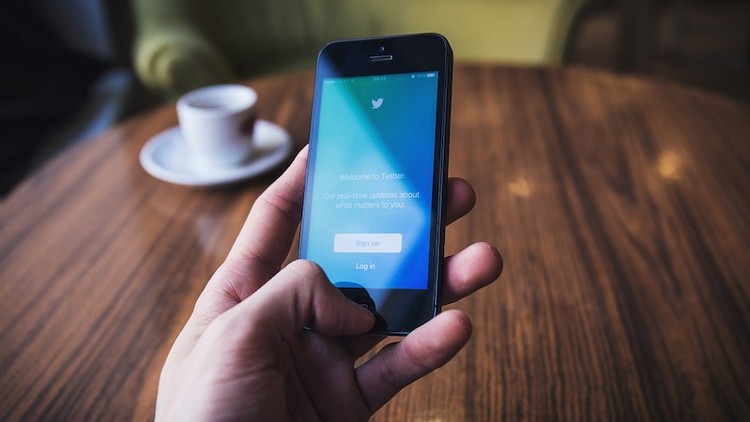 Businesses: How to Use Twitter for PR and Media Coverage