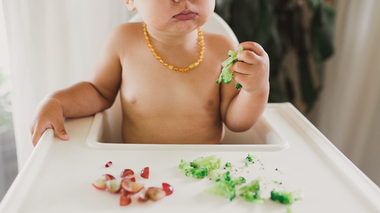 Weaning Your Baby onto Solid Food