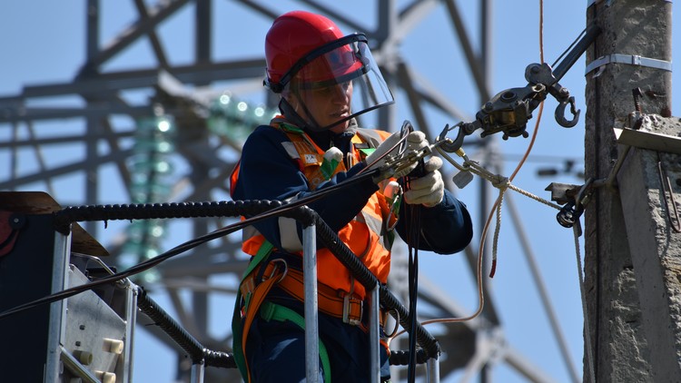 NFPA 70E: Seguridad para el riesgo eléctrico en el trabajo